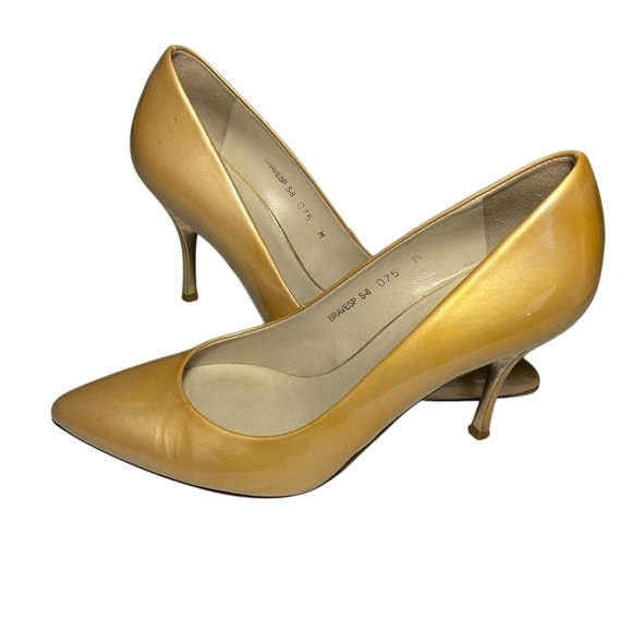 Donald Pliner Gold Leather Made In Spain Heels Sz 7.5 - Picture 1 of 12